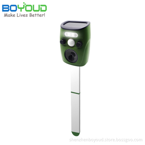Ultrasonic Outdoor Pest and Dog Cat Animal Repeller